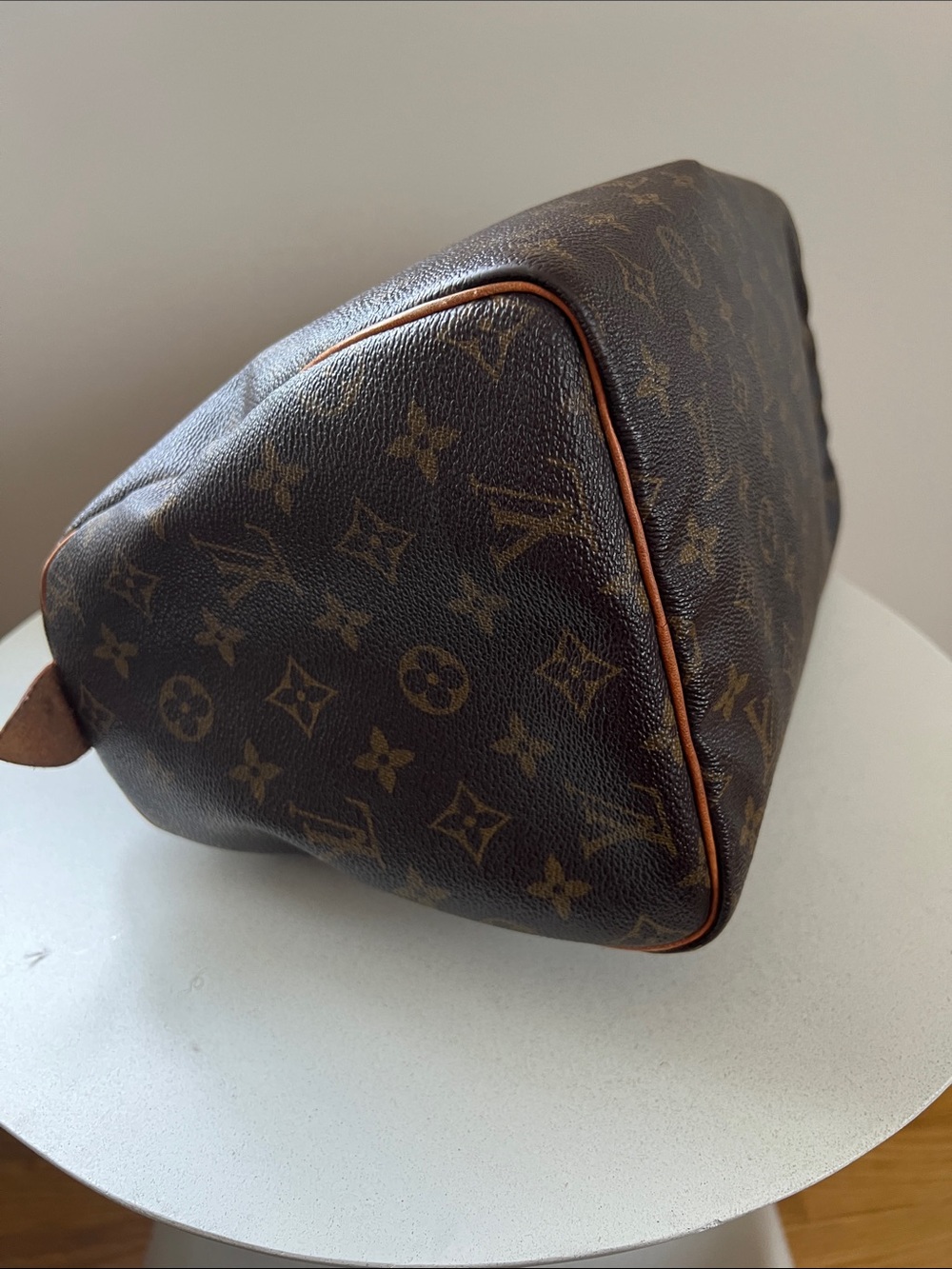 Louis Vuitton Monogram Speedy Satchel in Dark Brown and Cognac Trim - Picture 8 of 9
